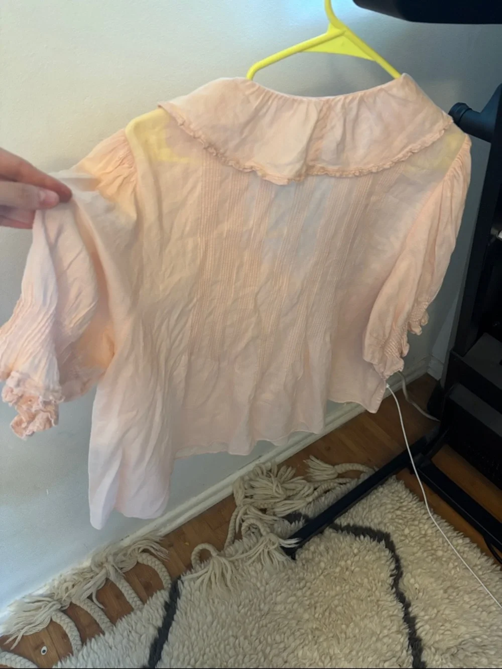 Doen Pale Pink Ruffled V-Neck Blouse - Picture 16 of 16